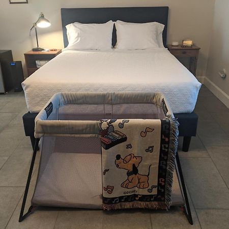 Private Access Suite In Family Home Orlando Bagian luar foto